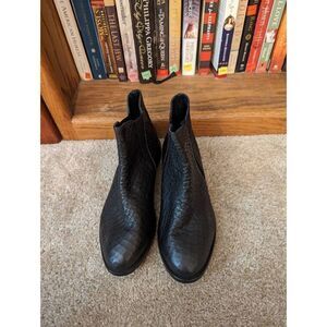 Abramey handmade black textured leather ankle boots sz 38 nwob